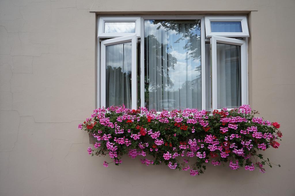 Bridge House B&B Cheltenham Exterior photo